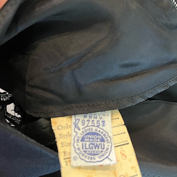 Vintage 1960’s Black Crepe W/ Crocheted Sleeves Cocktail Dress Size Small - Picture 8 of 17